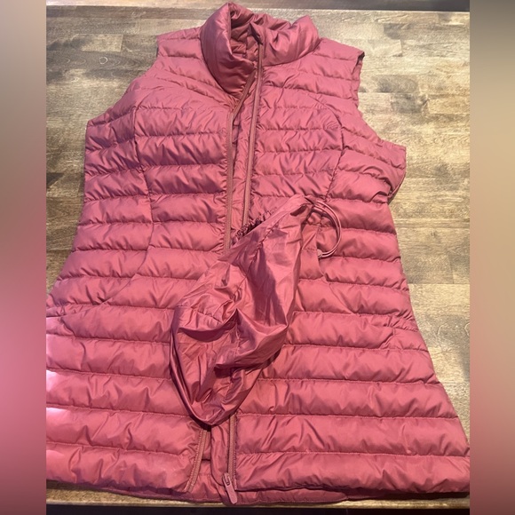 Pack It Down 700-Down-Fill Vest Rustic Coral
Size 6 - Picture 6 of 16